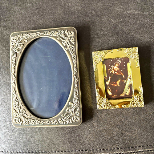 Ornate vintage metal photo - 2x,