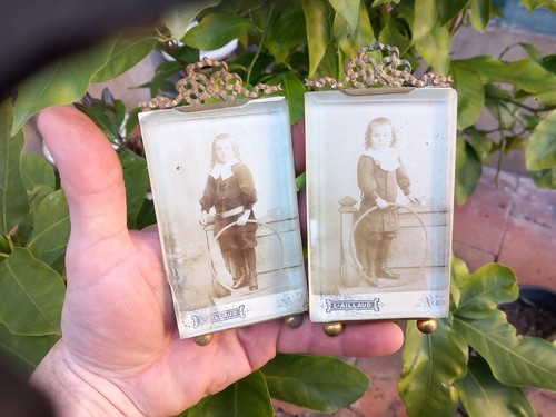 Pair picture frames - pair,