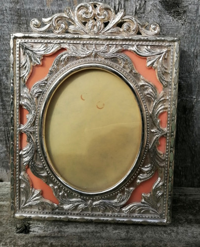 Vintage small metal ornate - small,