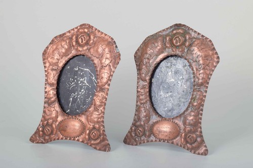 Pair picture frames in - frames,