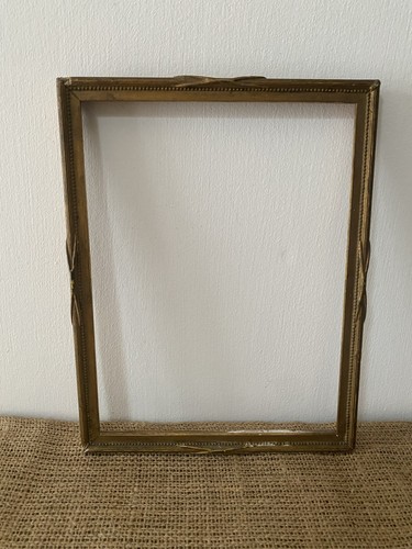 Vintage ornate gold gilt wood - ornate,