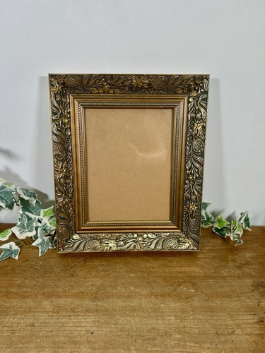 Vintage small ornate gilt - small,