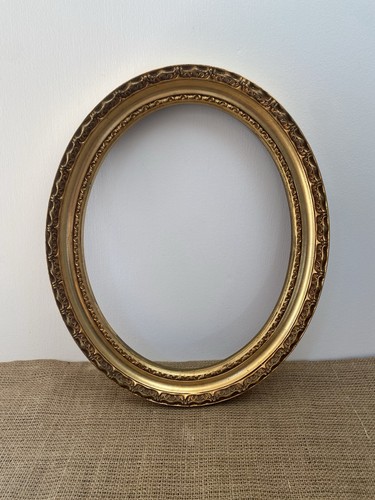 Vintage wooden oval picture - vintage,